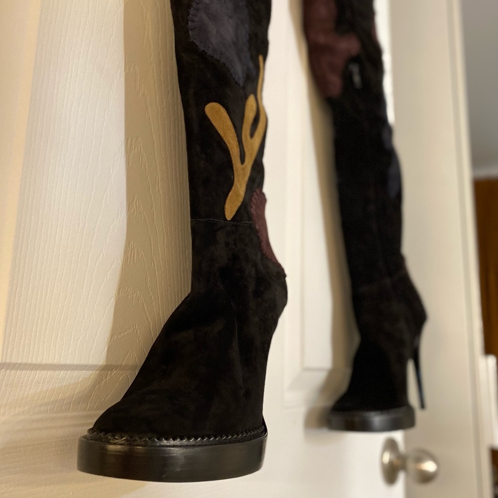 Burberry Runway Suede Patchwork Printed Boots - image 6